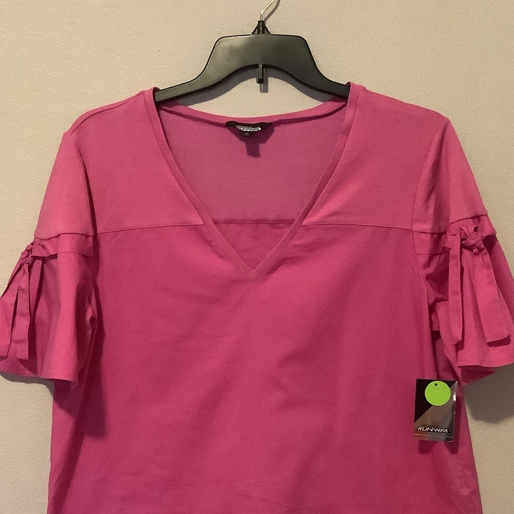 Project Runway Very Pink - Picture 2 of 7